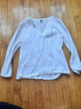 Old Navy White V-Neck Long Sleeve Tunic